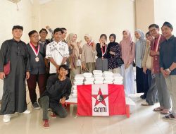 Gandeng Ayam Penyet WNA, GMNI Cilegon Gelar Jumat Berbagi di Masjid Agung Nurul Ikhlas